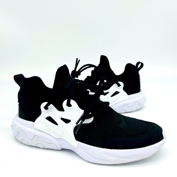 Nike Shoes - Nike React Presto